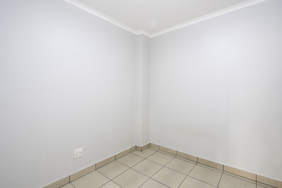 2 Bedroom Property for Sale in Gordons Bay Central Western Cape